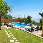 Lovely In Vakantiehuis