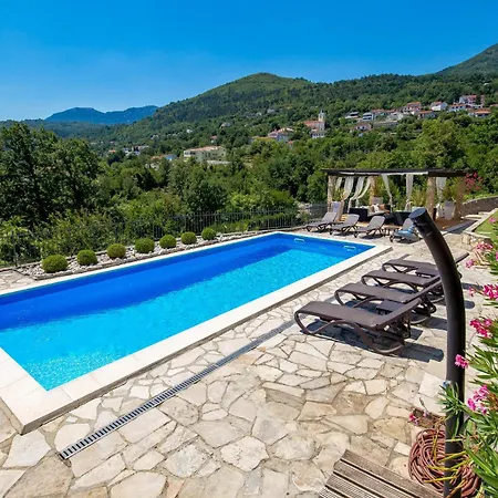 Lovely In Ferienhaus Veprinac