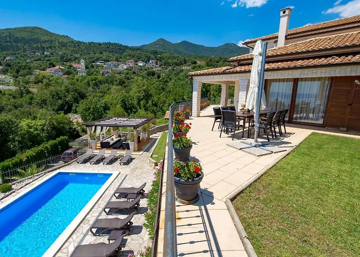 Semesterbostad Awesome In With Wifi Veprinac